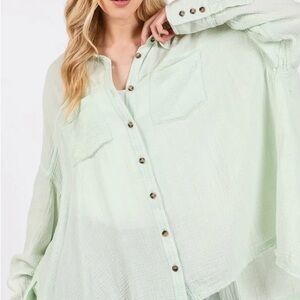 Sage + Fig Frayed Hem Side Slit Button Down